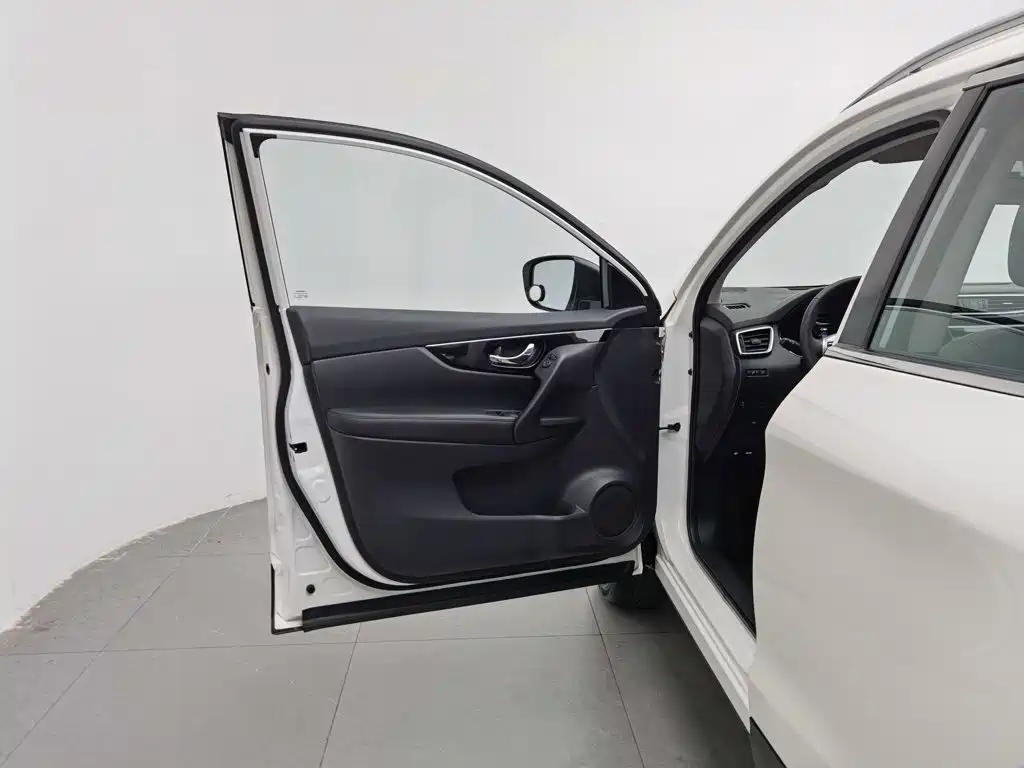 Nissan Qashqai — миниатюра 8