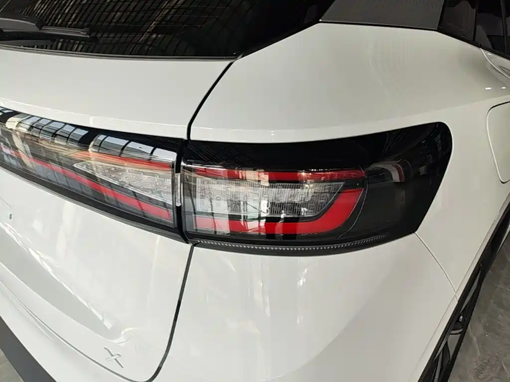 Volkswagen ID.4 X — миниатюра 8