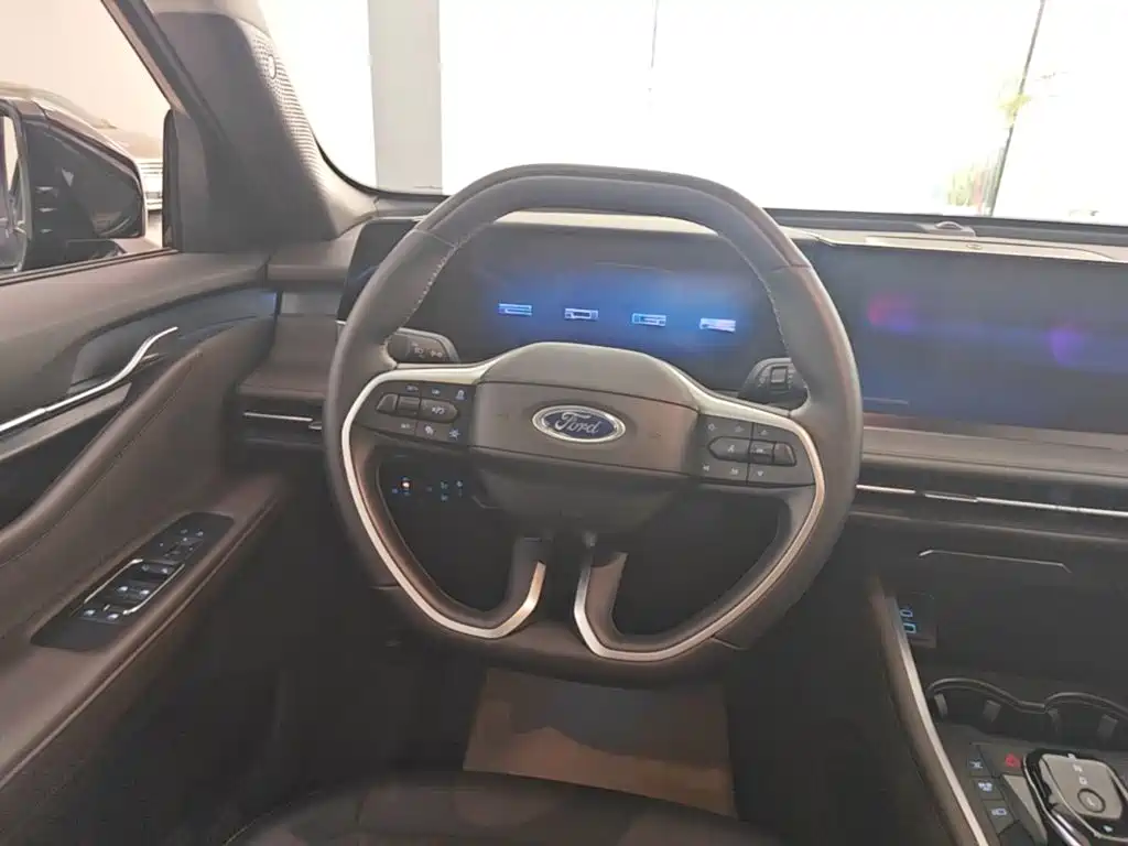 Ford Edge — миниатюра 11