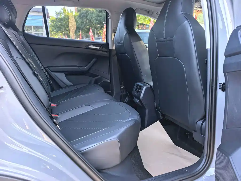 Volkswagen Tharu — миниатюра 10