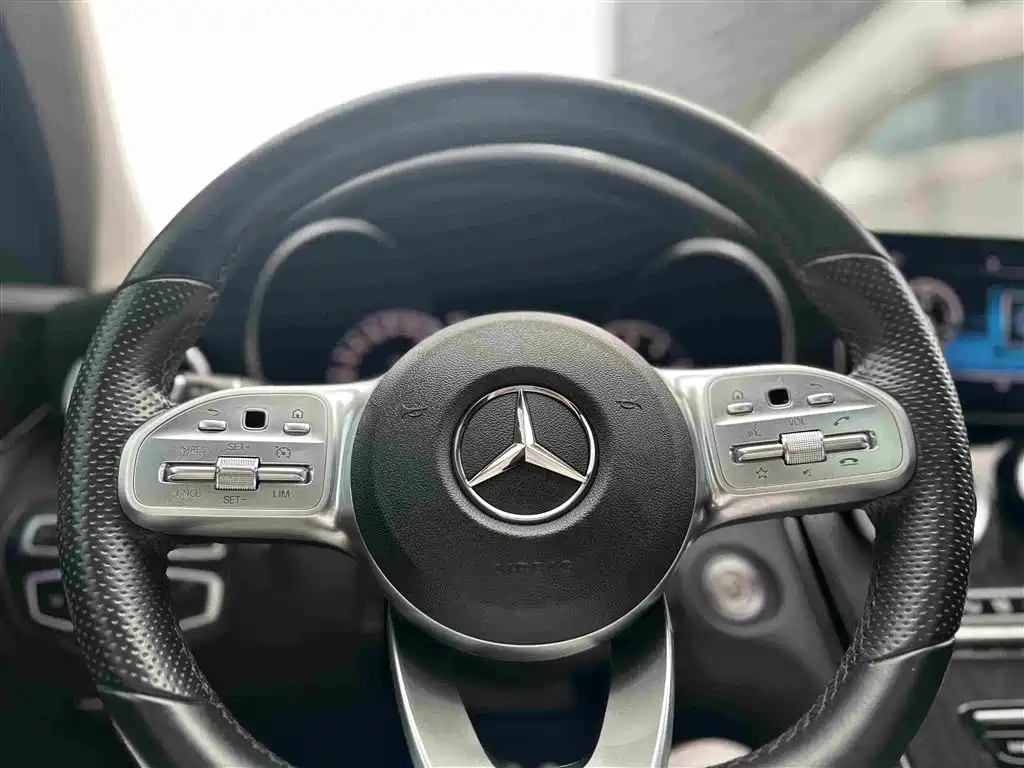 Mercedes-Benz C-Class — миниатюра 13