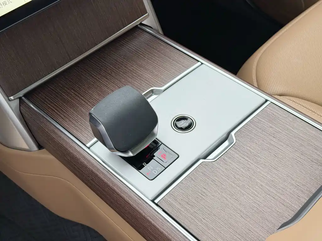 Land Rover Range Rover — миниатюра 9