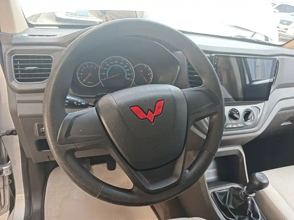 Wuling Hongguang V — миниатюра 11