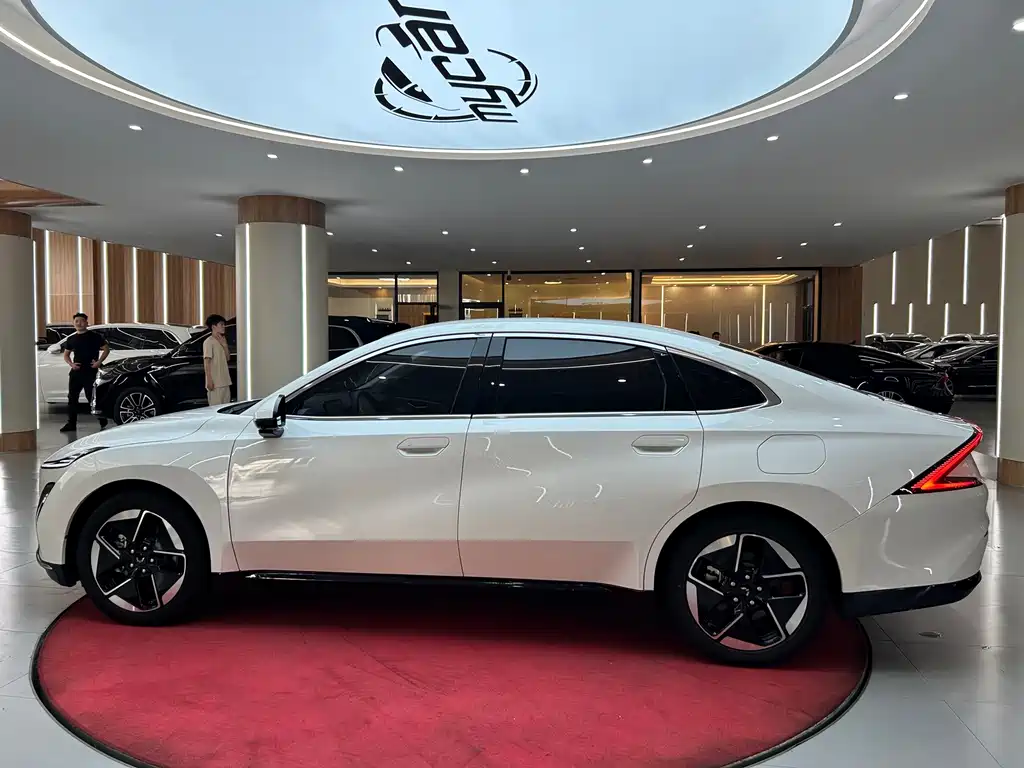 Wuling Xingguang — миниатюра 8
