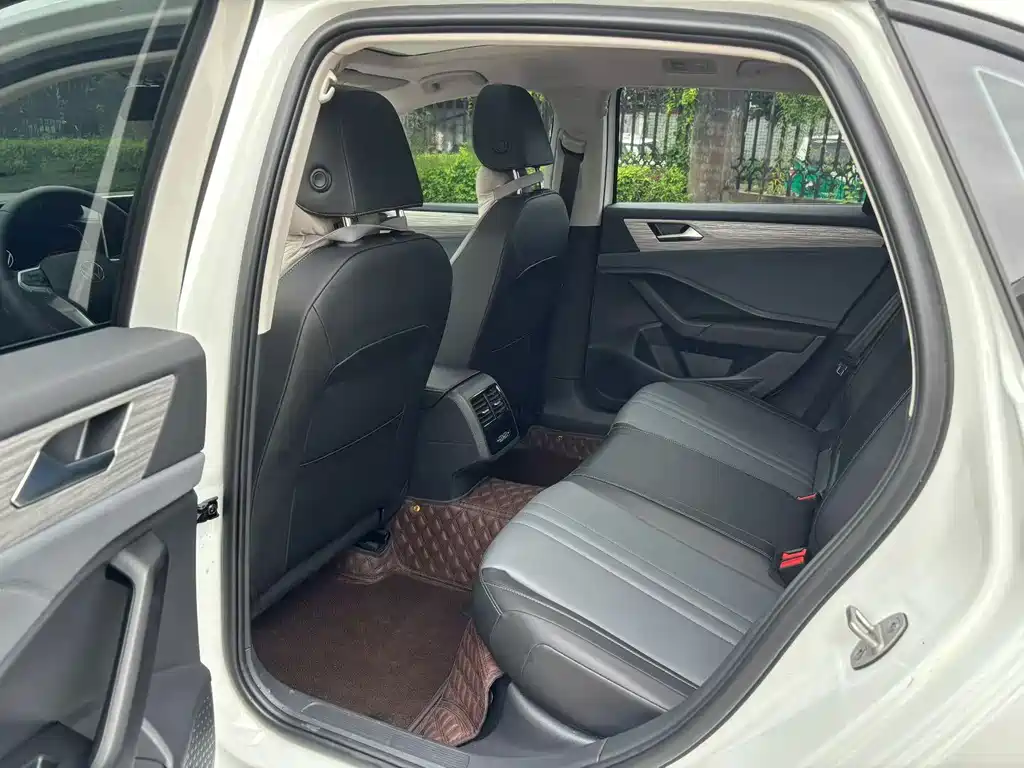 Volkswagen Sagitar — миниатюра 6