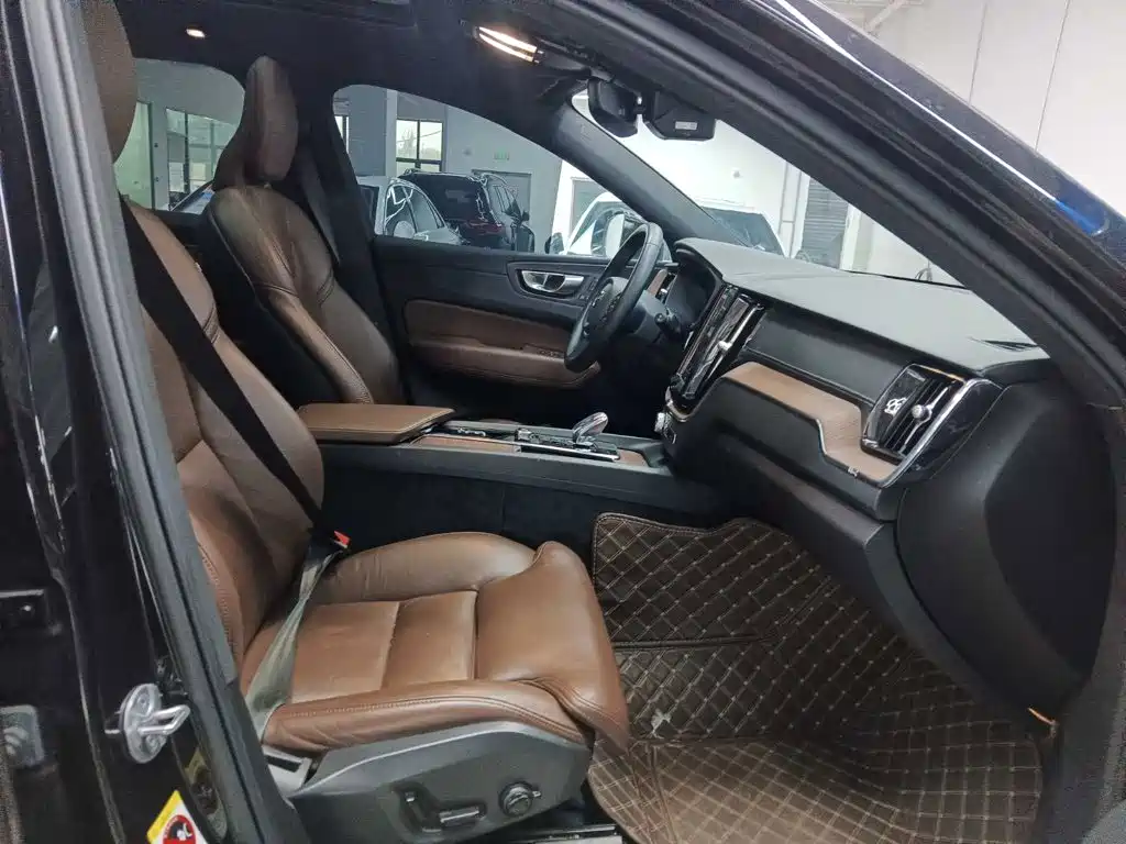 Volvo XC60 — миниатюра 10