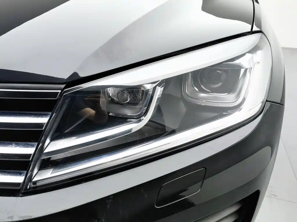 Volkswagen Touareg — миниатюра 7