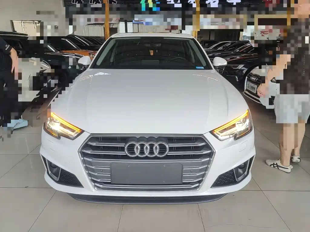 Audi A4L 2019 40 TFSI Fashion V
