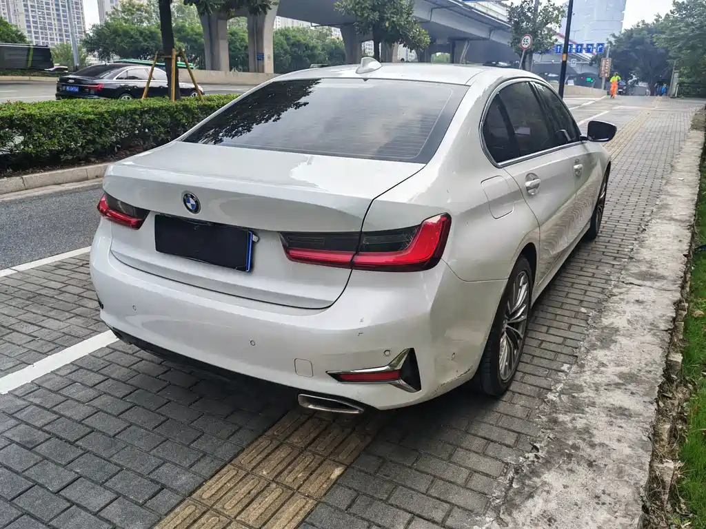 BMW 3 Series — миниатюра 9