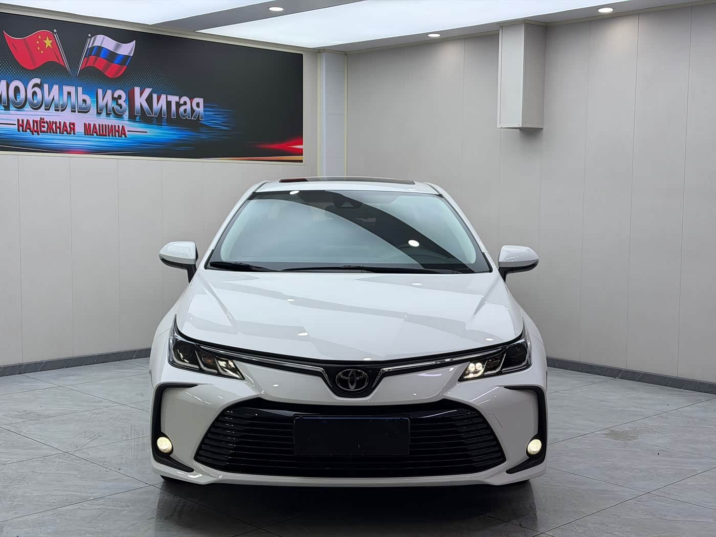 Toyota Corolla 1.2 л 2022 г. Белый, пробег 32599 км