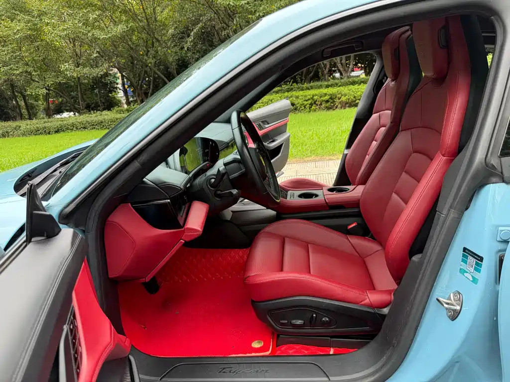 Porsche Taycan — миниатюра 6