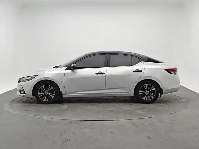 Nissan Sylphy 2020 1.6L XL CVT Enjoy