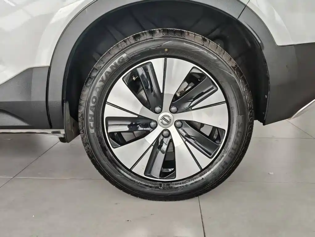 Volvo XC40 — миниатюра 6