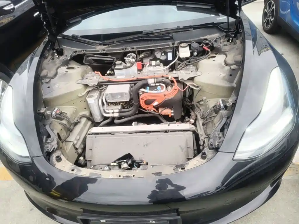 Tesla Model 3 — миниатюра 20