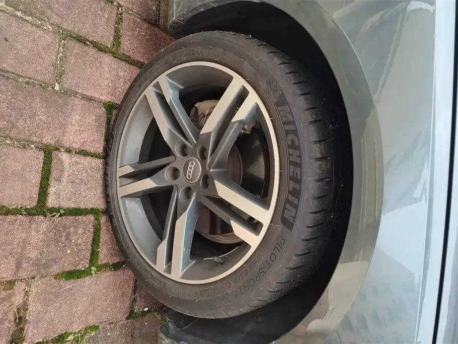 Audi A4L 2022 40 TFSI Luxury
