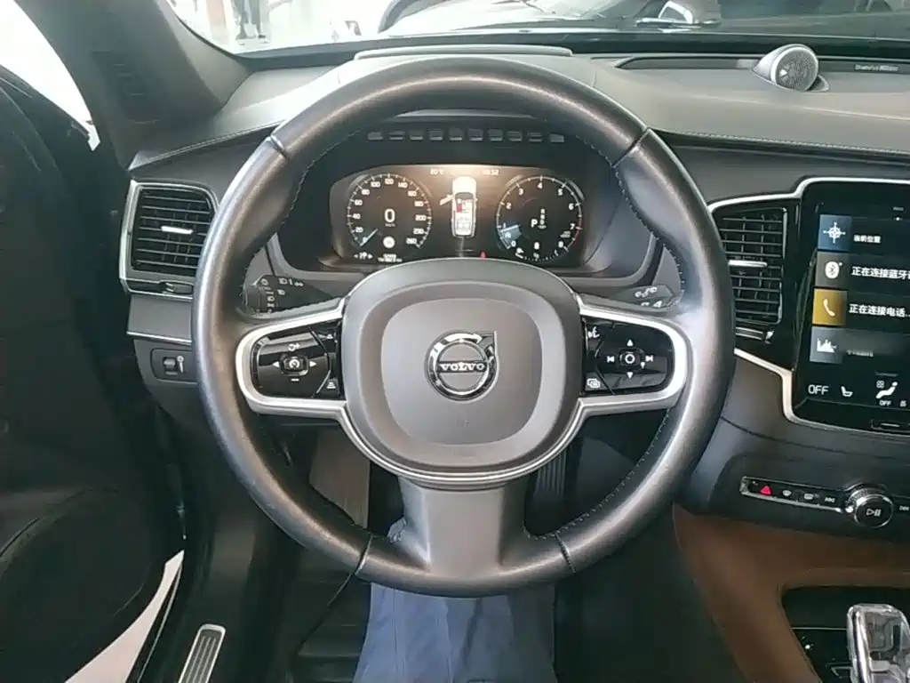 Volvo XC90 — миниатюра 11