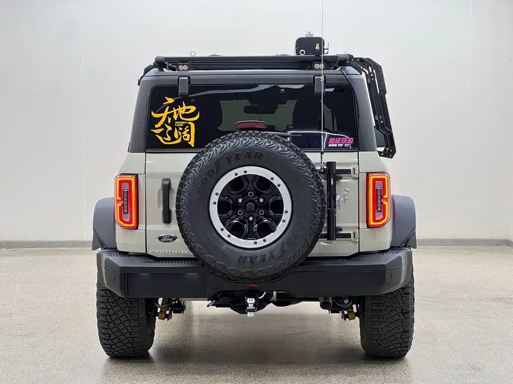 Ford Bronco — миниатюра 30