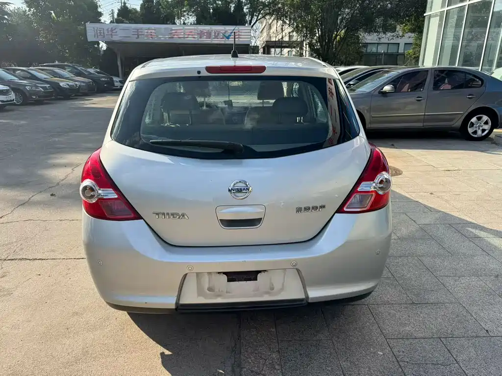 Nissan Tiida 2008 1.6L AT Fashion