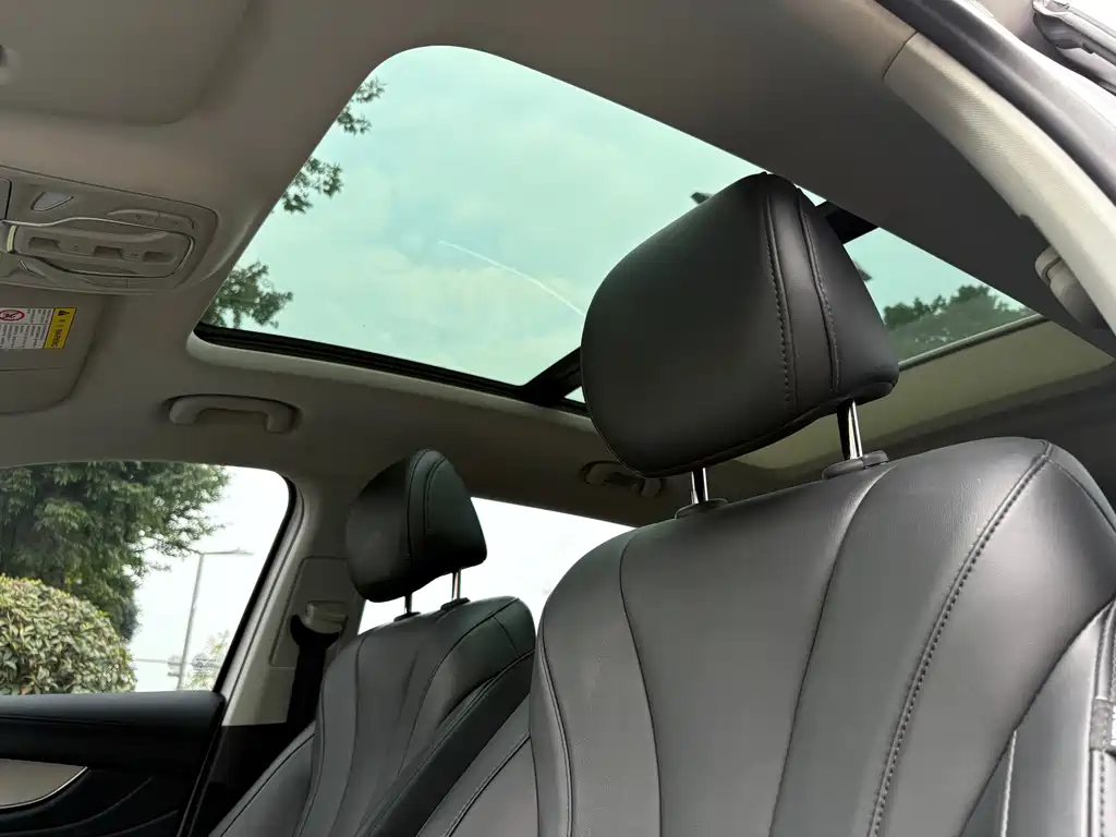 Roewe RX5 MAX — миниатюра 13