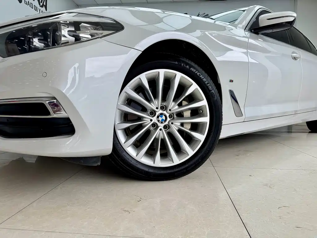 BMW 5 Series — миниатюра 21