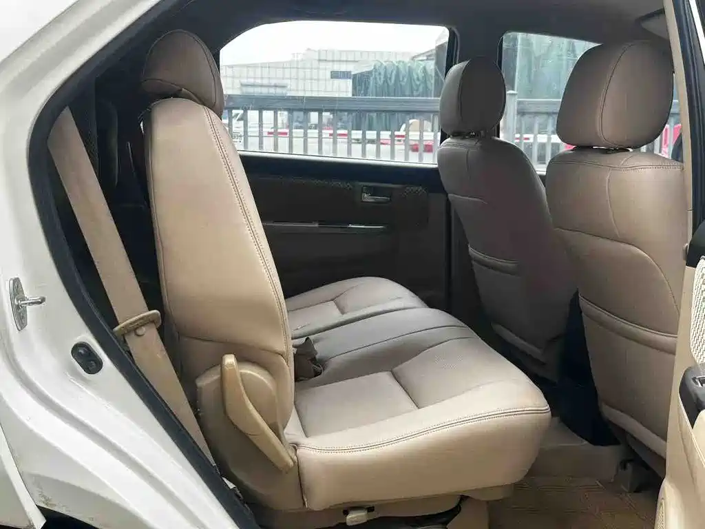 TOYOTA FORTUNER