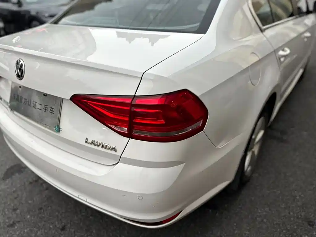 Volkswagen Lavida — миниатюра 5