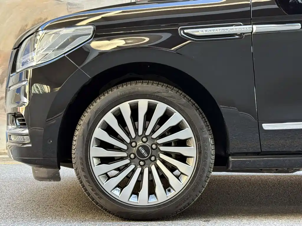 Lincoln Navigator — миниатюра 6