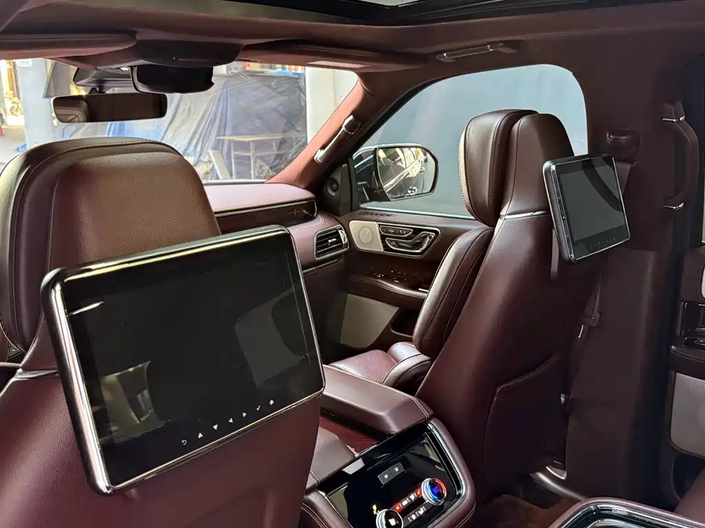 Lincoln Navigator — миниатюра 19