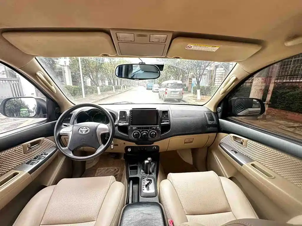 TOYOTA FORTUNER