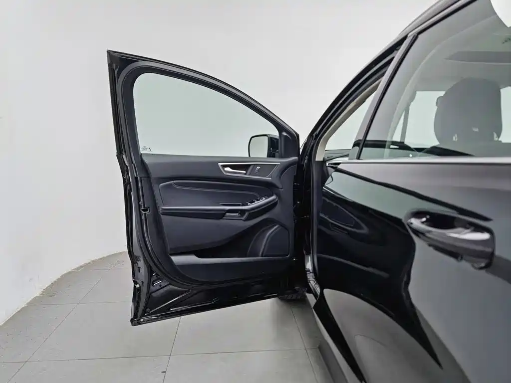 Ford Edge — миниатюра 8