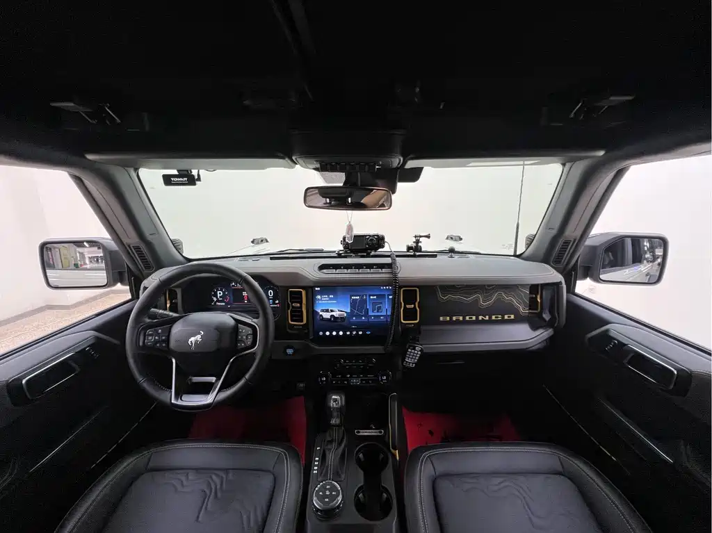 Ford Bronco — миниатюра 17