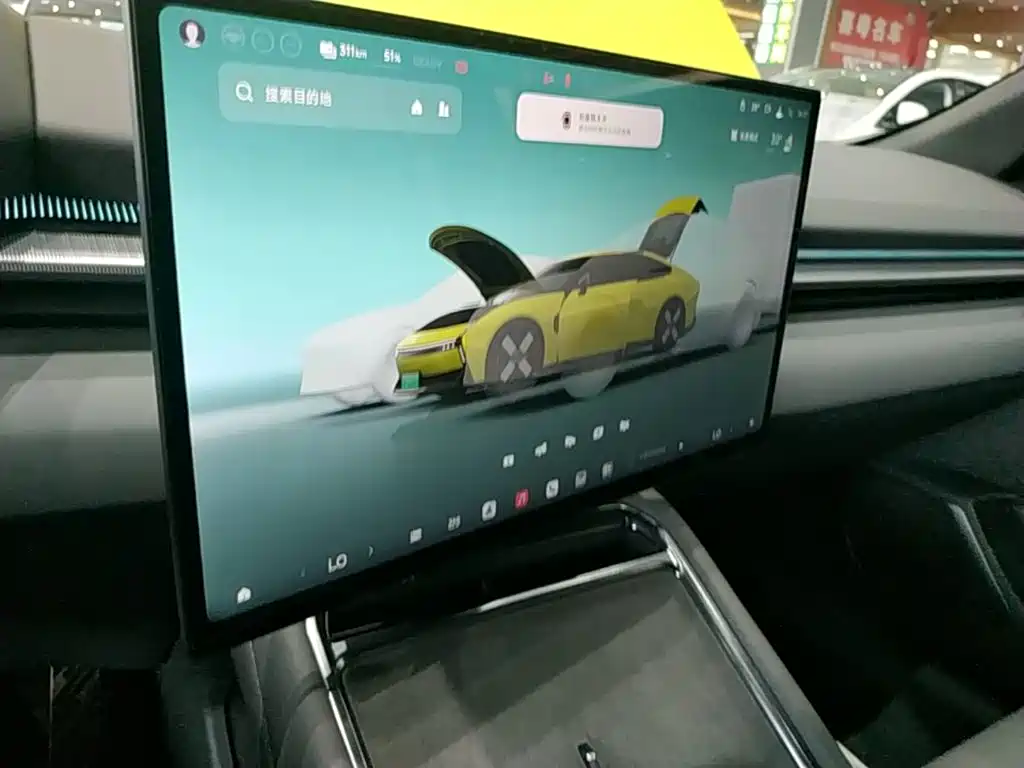 XPeng P7 — миниатюра 13