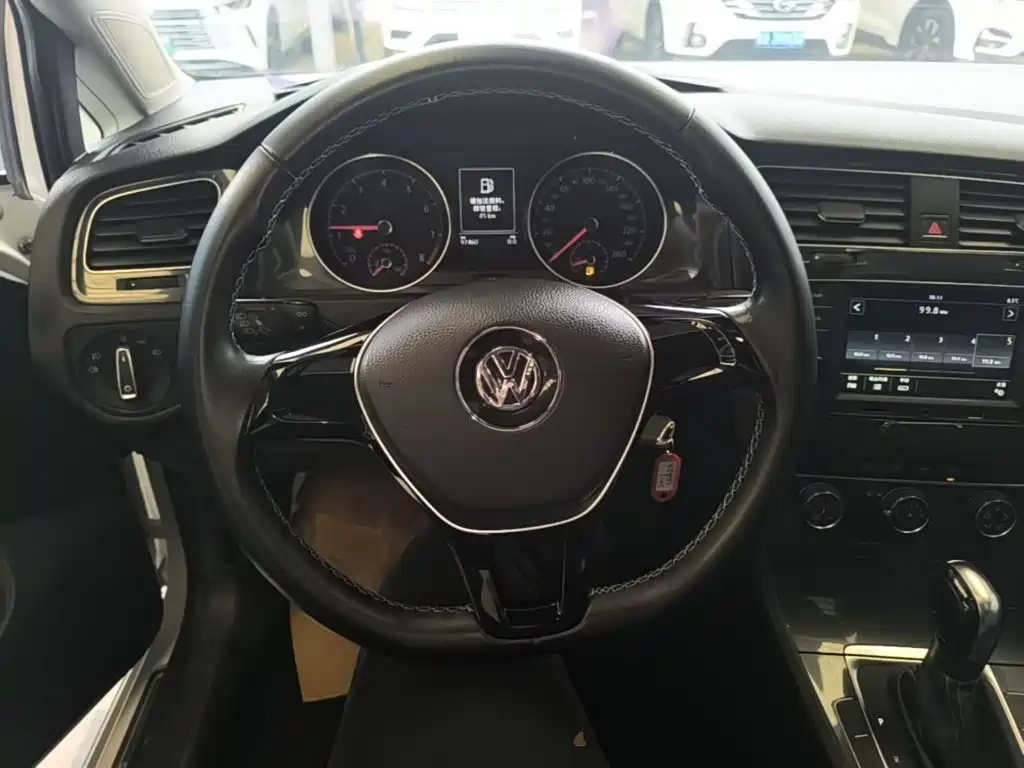 Volkswagen Golf — миниатюра 11