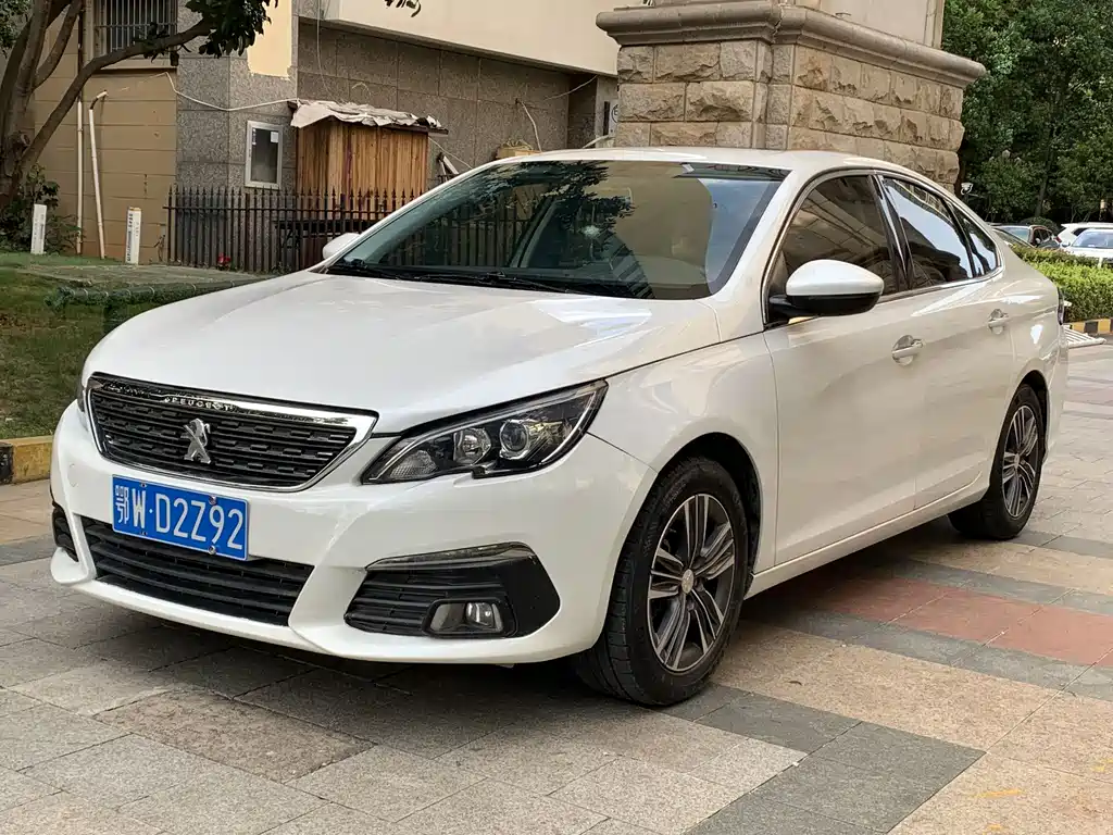 Peugeot 308 — миниатюра 2