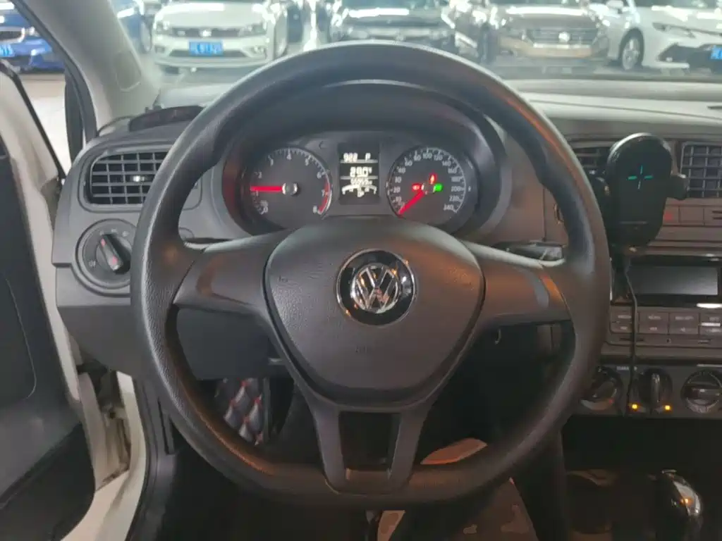 Volkswagen Polo — миниатюра 11