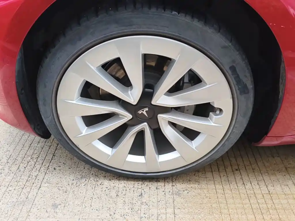 Tesla Model 3 — миниатюра 25
