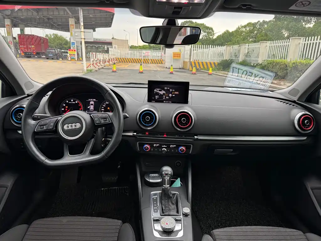 Audi A3 2018 30 Sportback 35 TFSI Sport