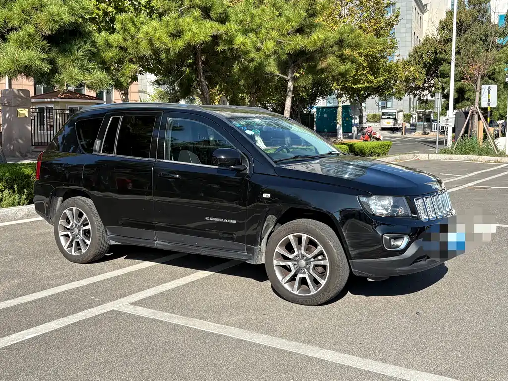 Jeep Compass (Import) — миниатюра 6