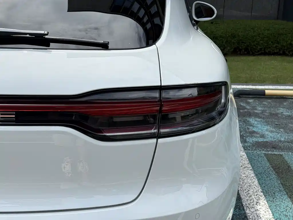 Porsche Macan — миниатюра 9