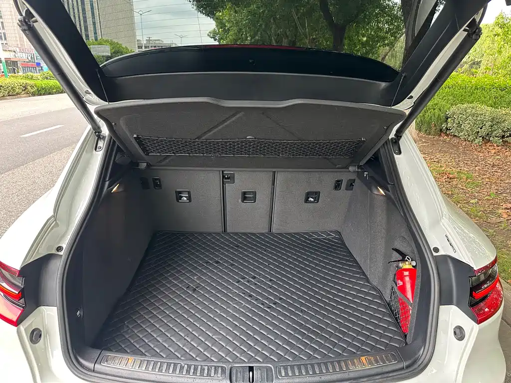 Porsche Macan — миниатюра 15