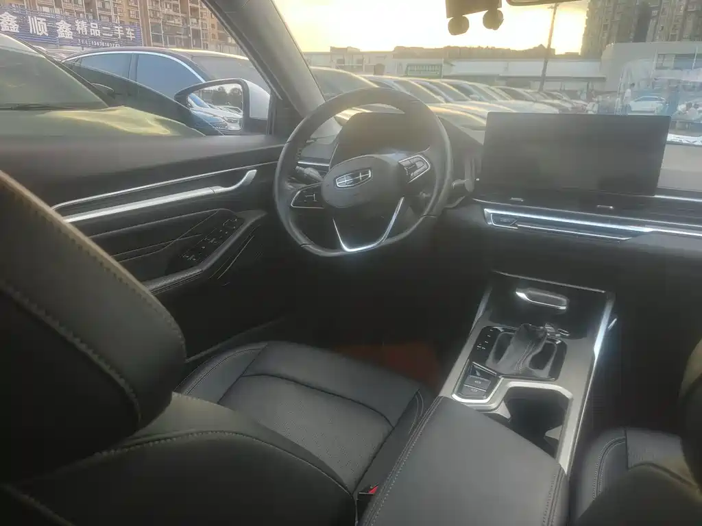 Geely Emgrand — миниатюра 10
