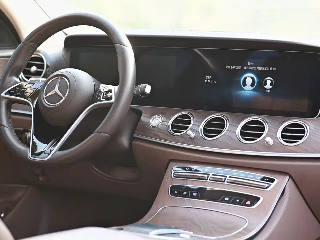 Mercedes-Benz E-Class — миниатюра 6