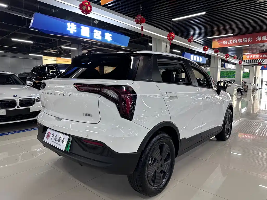 Geely E Firefly E 2023 401KM 5 мест