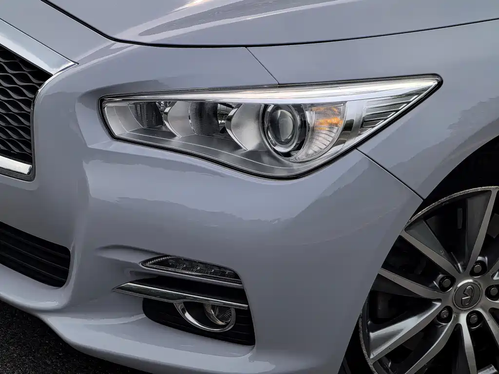 INFINITI  Q50L