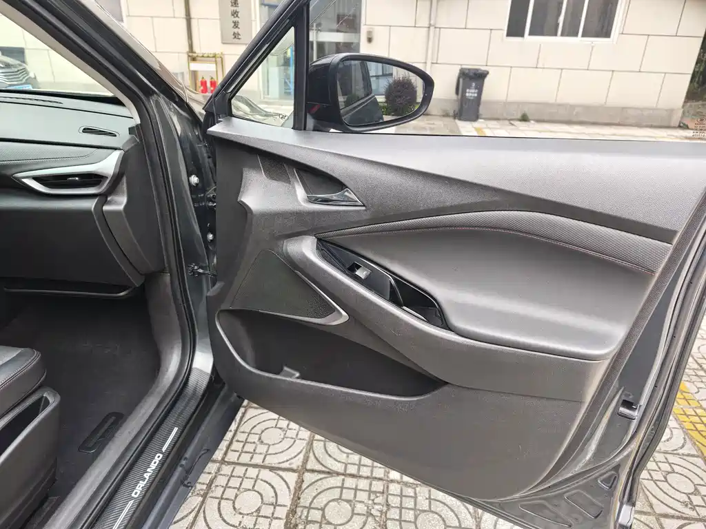 Chevrolet Volando — миниатюра 8