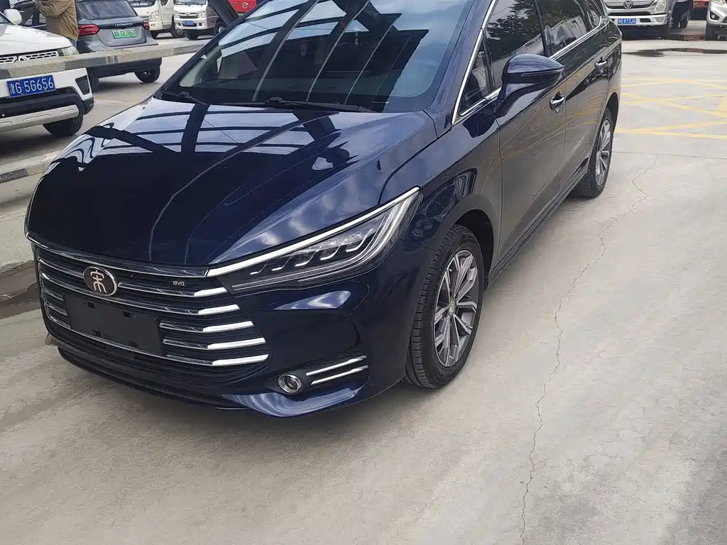 BYD MAX — миниатюра 2