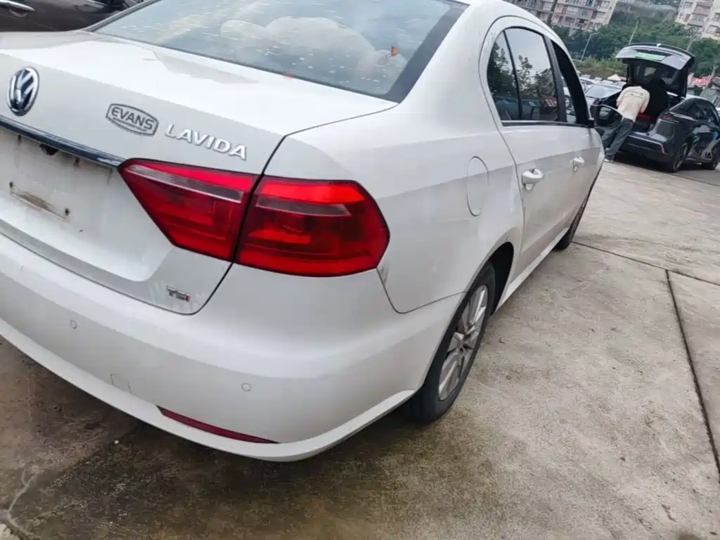 Volkswagen Lavida — миниатюра 8