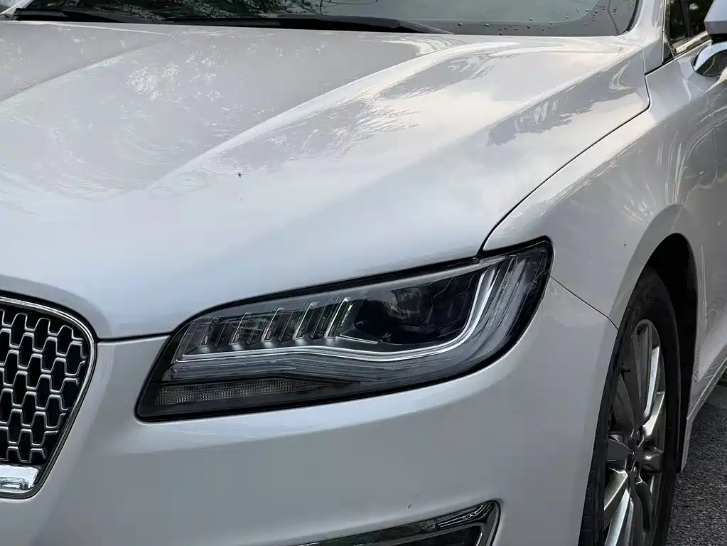 Lincoln MKZ — миниатюра 4