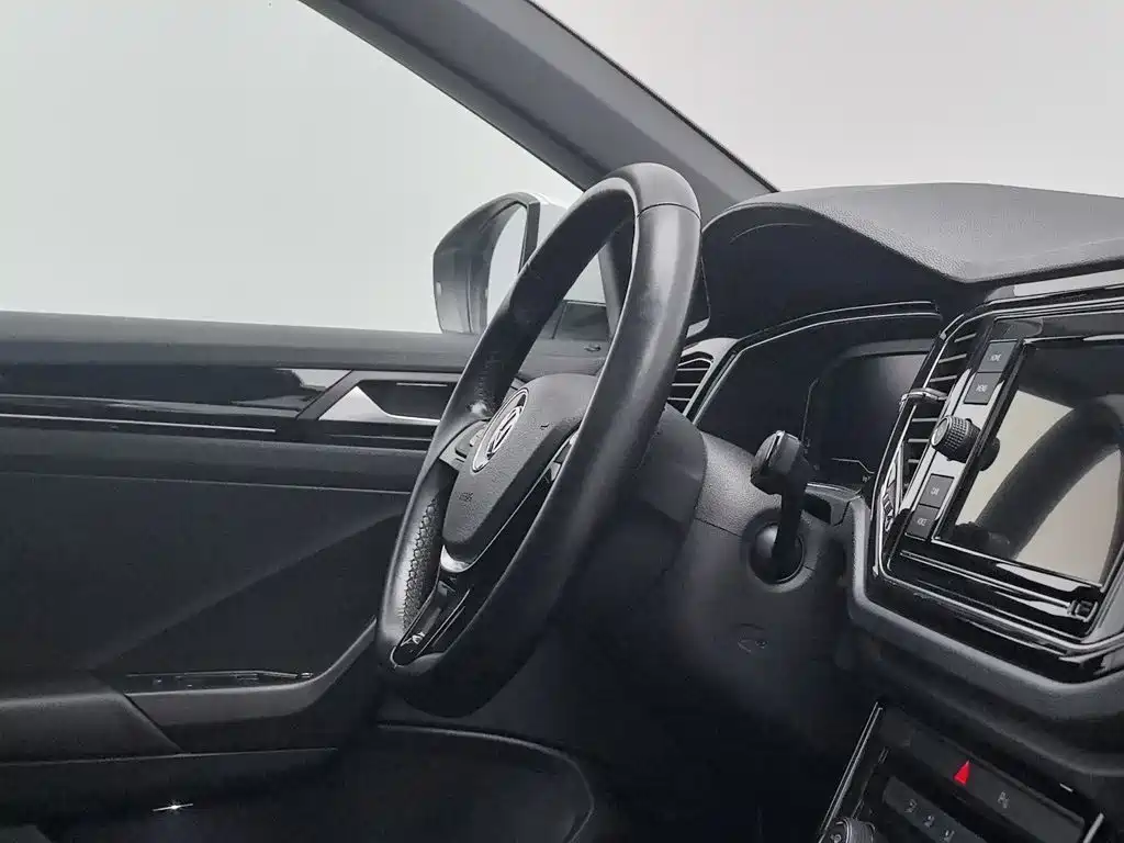 Volkswagen T-Roc — миниатюра 22