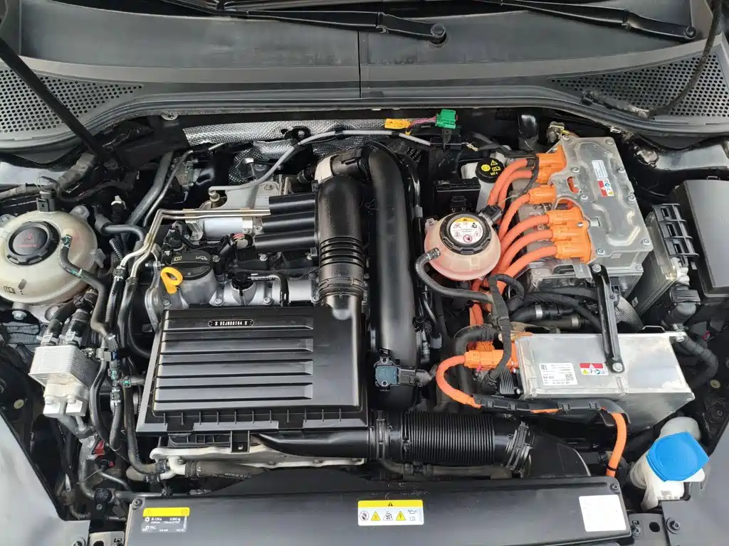 Volkswagen Magotan PHEV — миниатюра 16